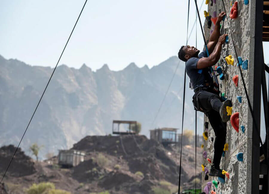 10-activities-hatta-wadi-hub-wall-climbing-weekend-outdoor-adventures