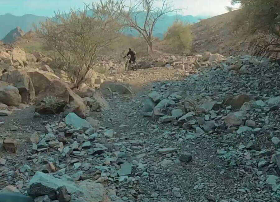3-e-bikes-off-road-adventure-hatta-wadi-hub